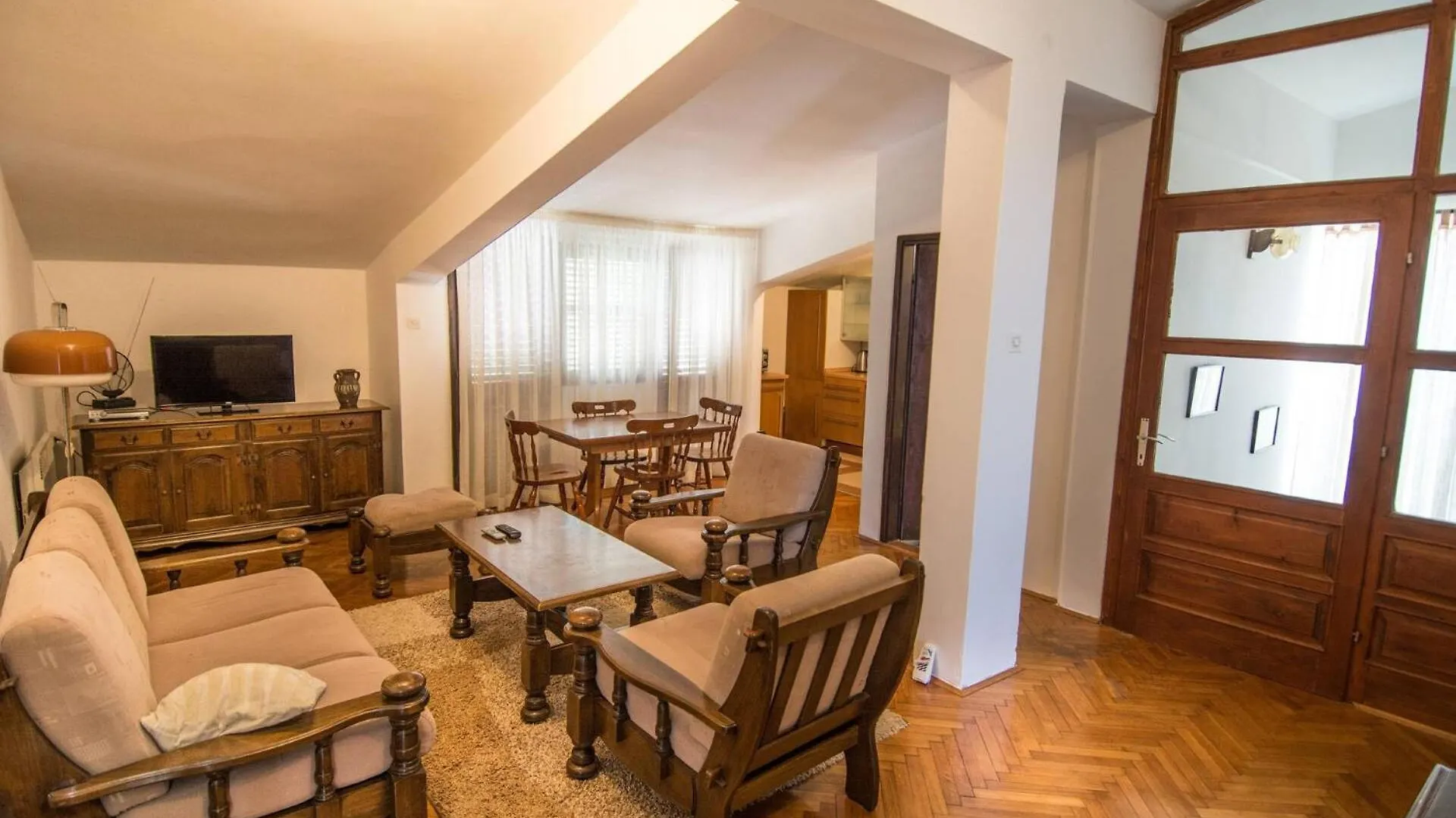 Sea Breeze Villa Tkon 0*,  Kroatië
